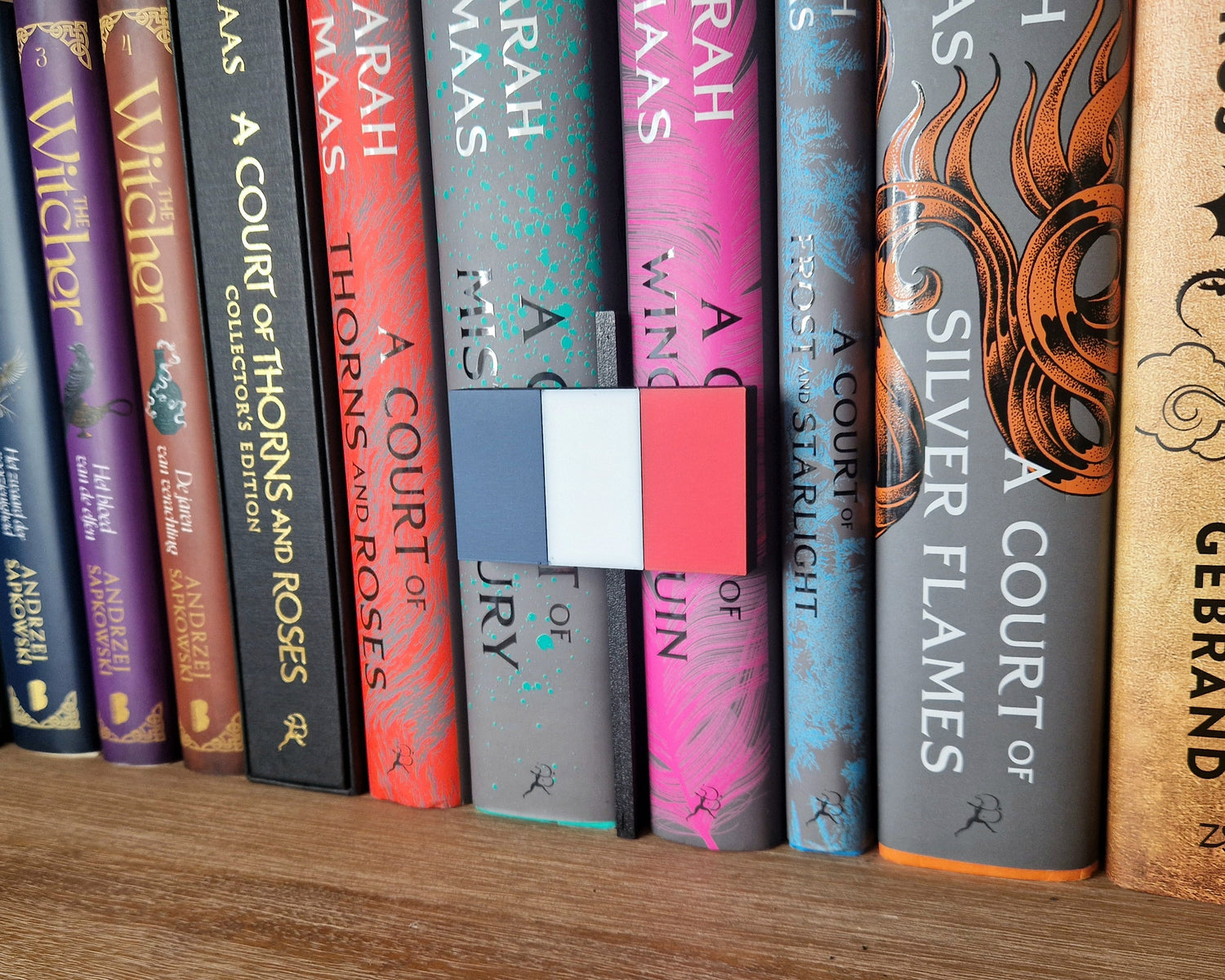 Bookshelf Peekout Sign - Flags