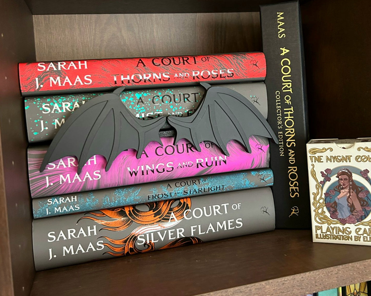 Bookshelf Peekout Sign - Bat Wing