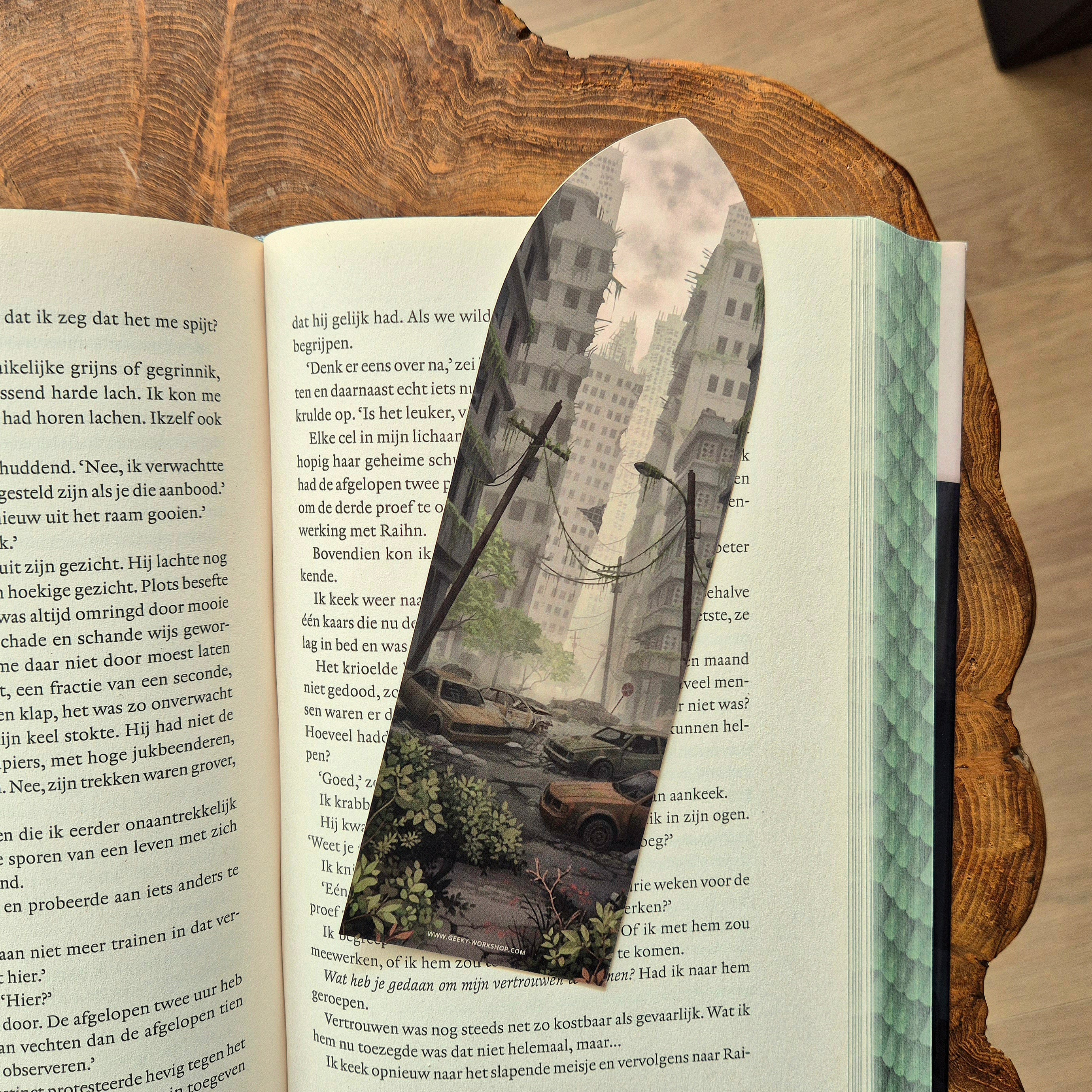Booknook bookmark - Abandoned City