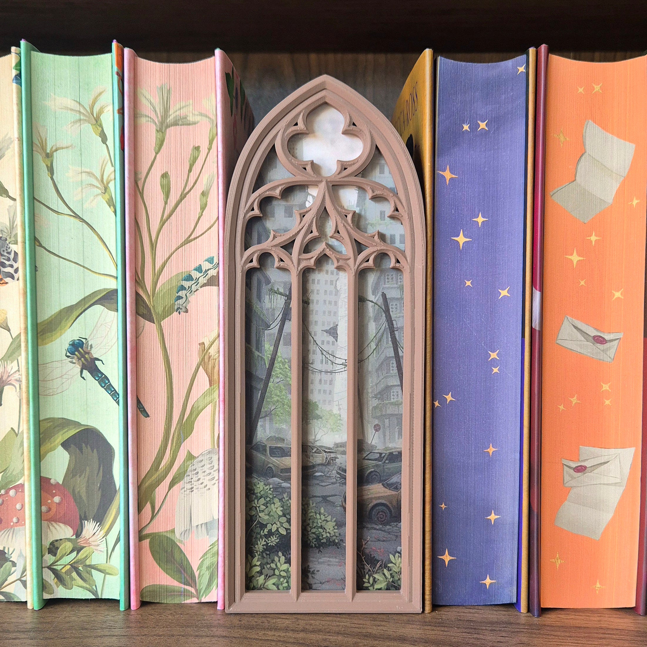 Booknook bookmark - Abandoned City