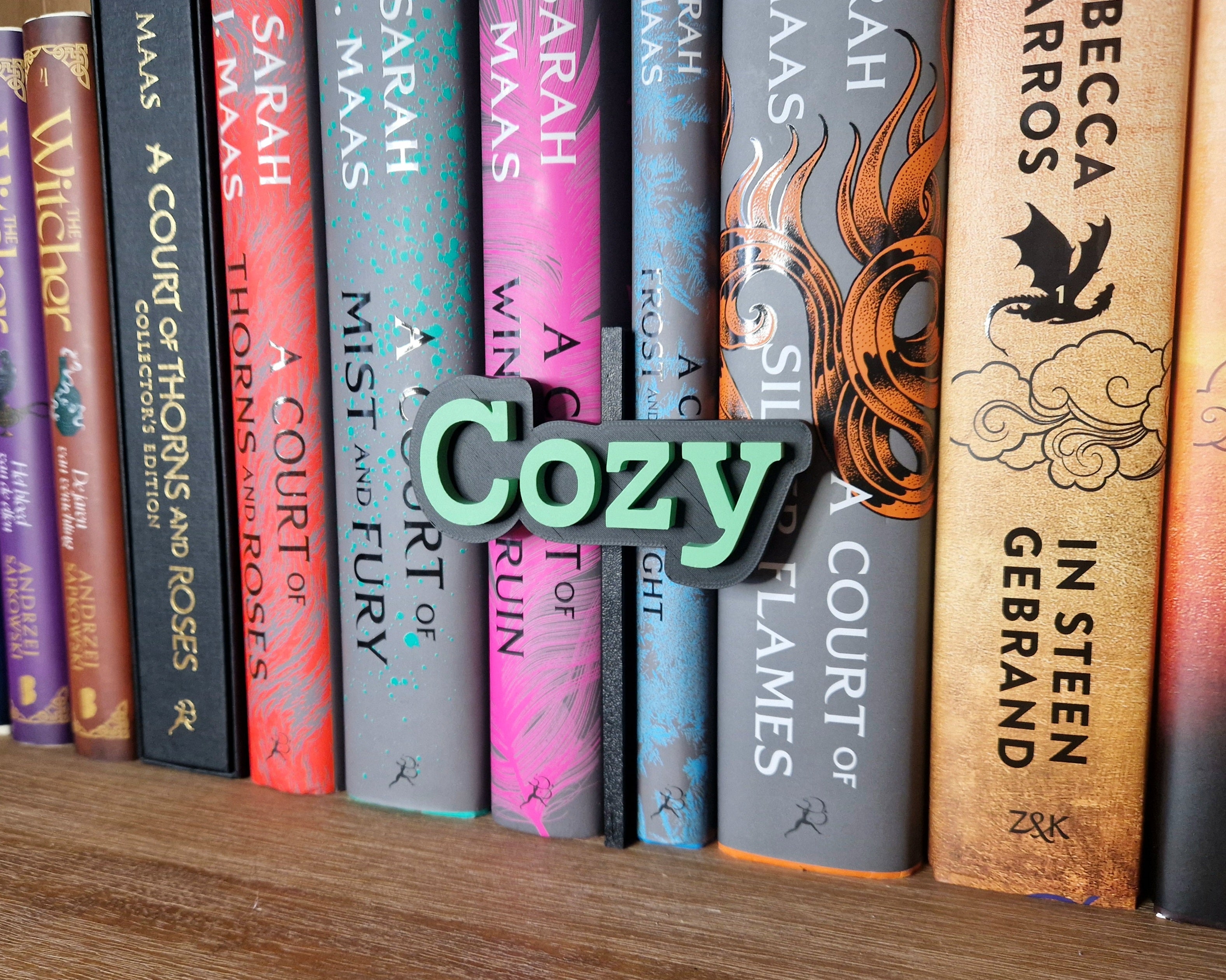 Bookshelf Peekout Sign - Cozy