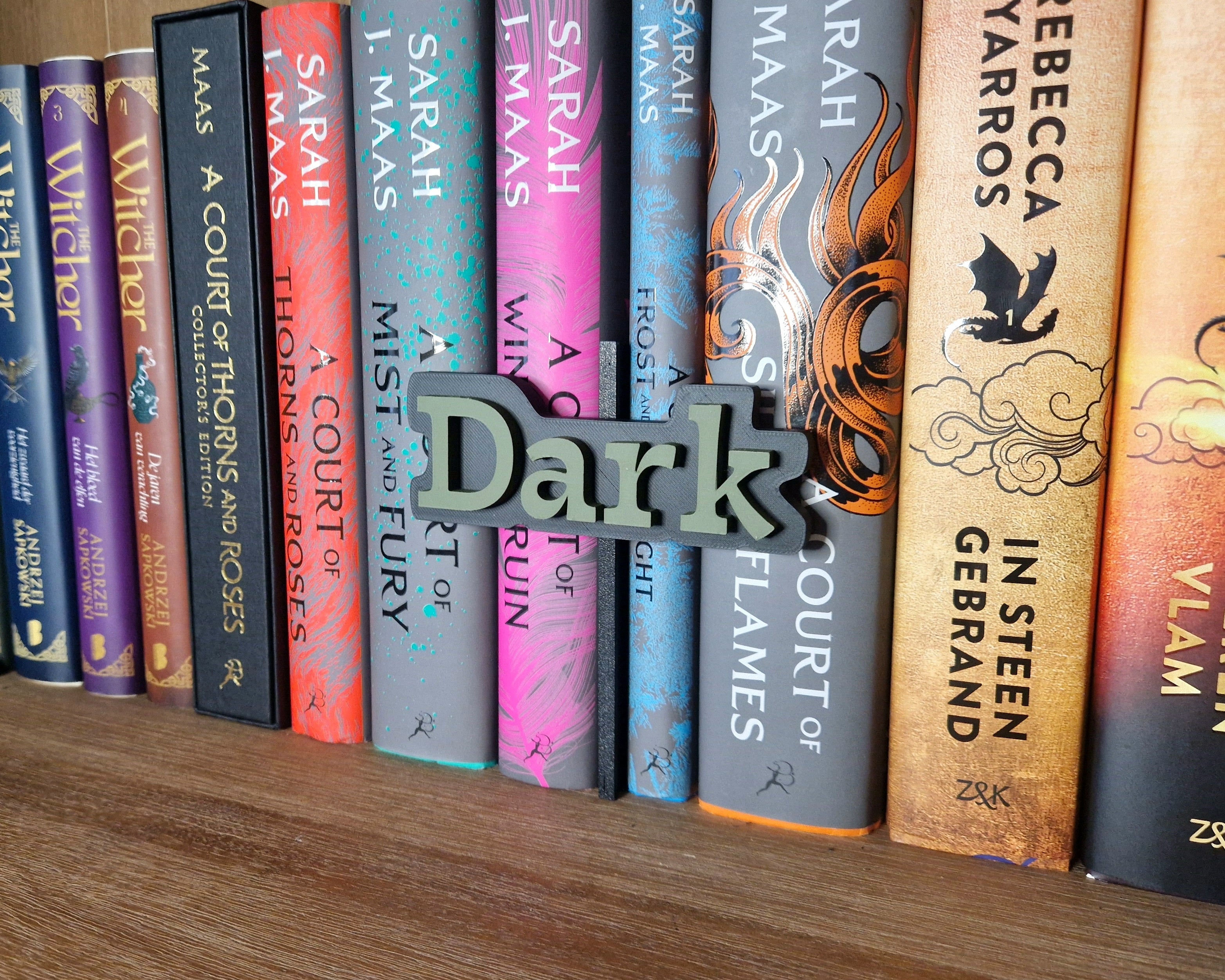 Bookshelf Peekout Sign - Dark
