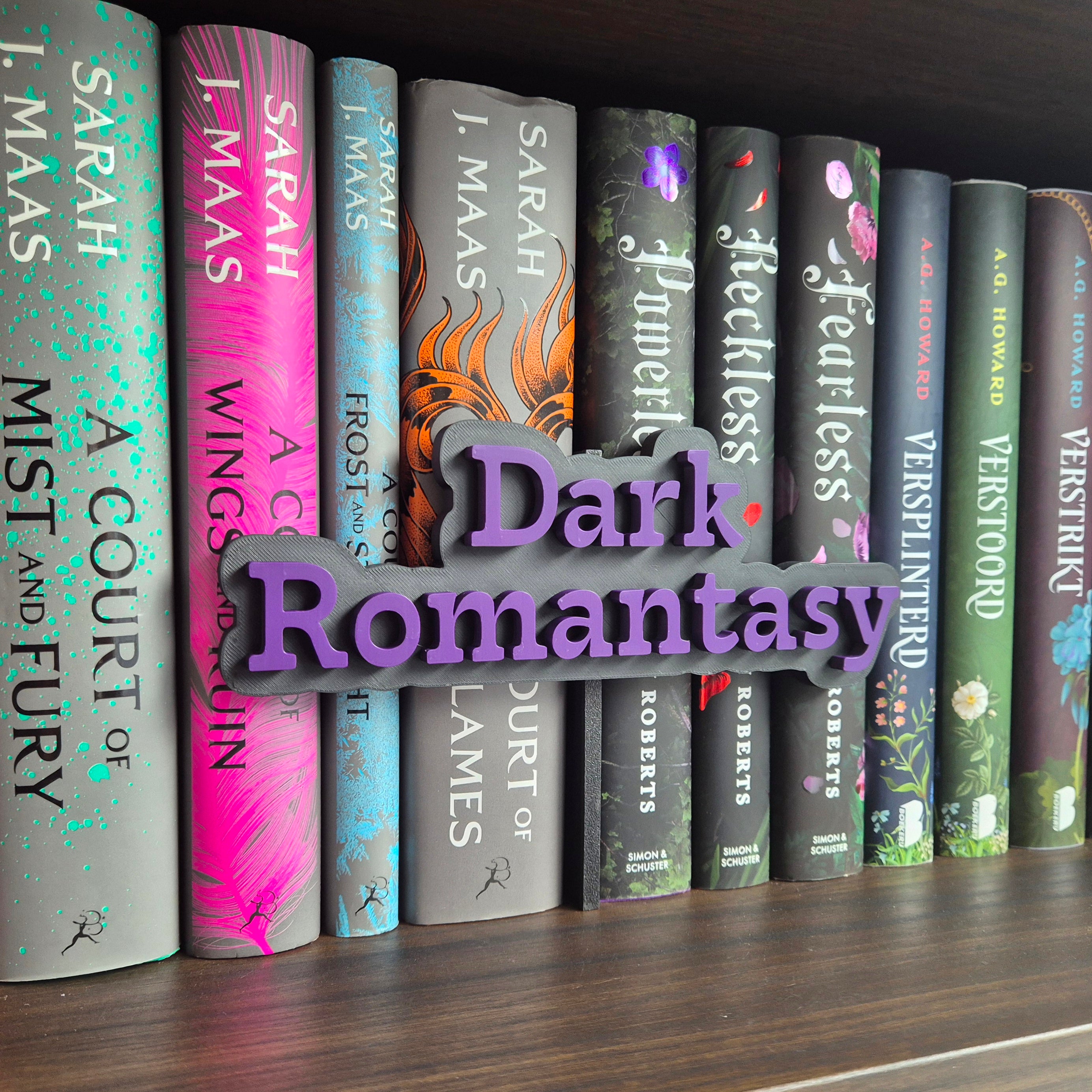 Bookshelf Peekout Sign - Dark Romantasy
