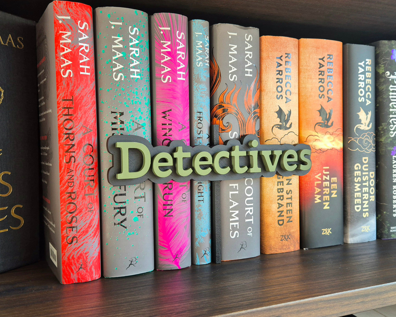 Bookshelf Peekout Sign - Detectives