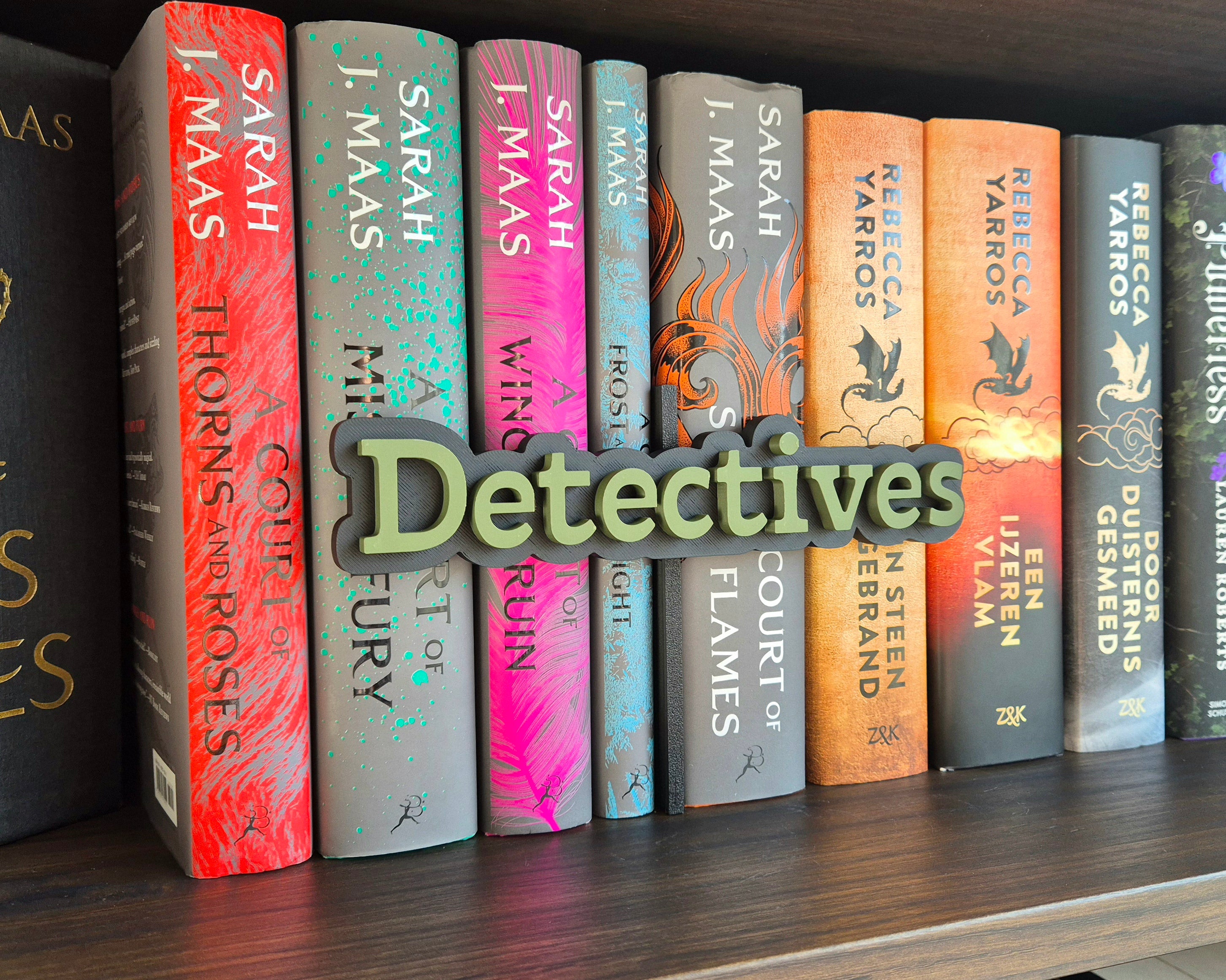Bookshelf Peekout Sign - Detectives
