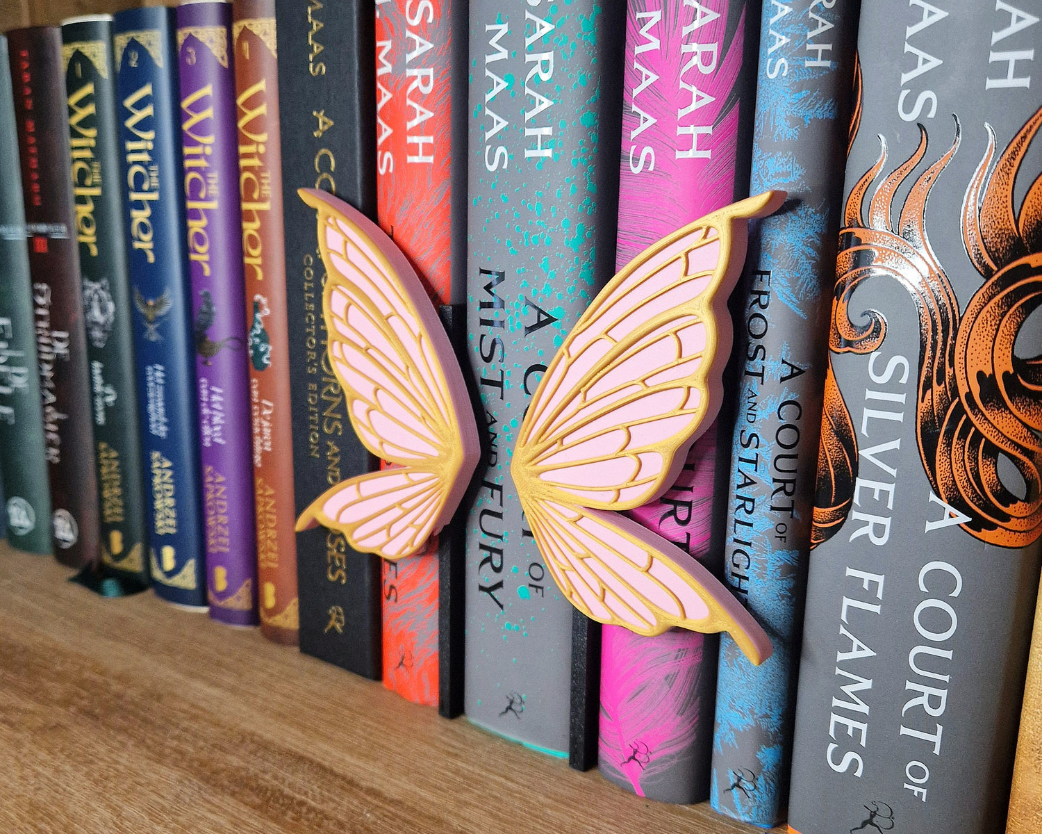 Bookshelf Peekout Sign - Fairy wings