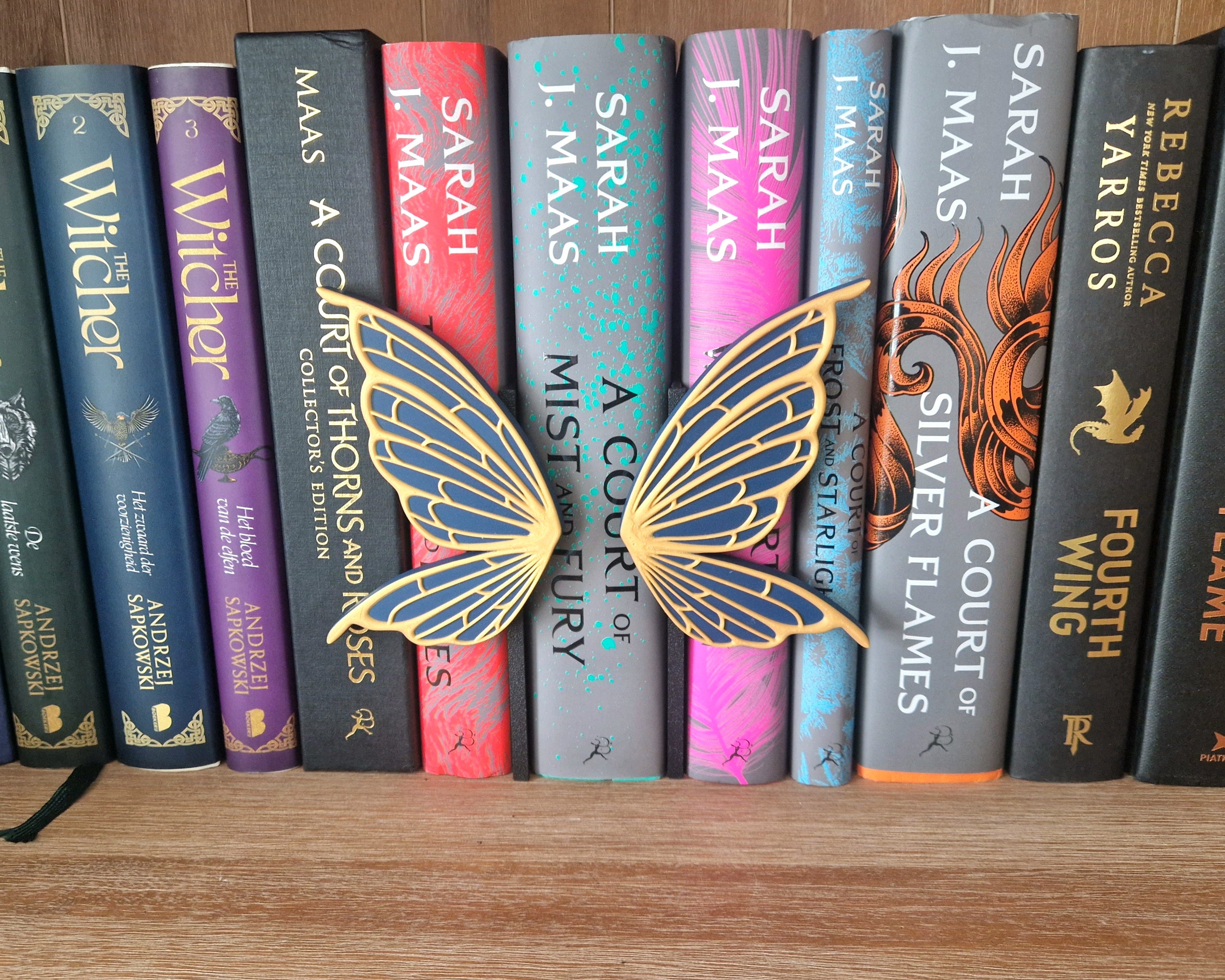 Bookshelf Peekout Sign - Fairy wings