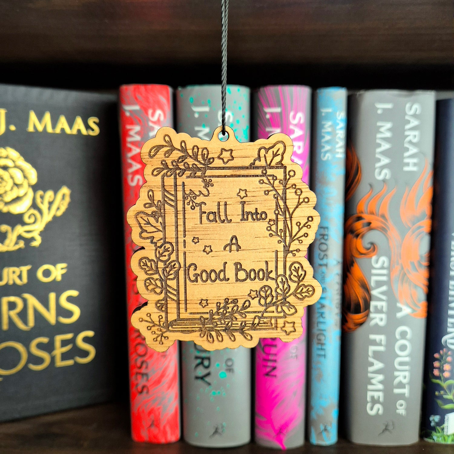 Bookish Ornament - Fall into a good book