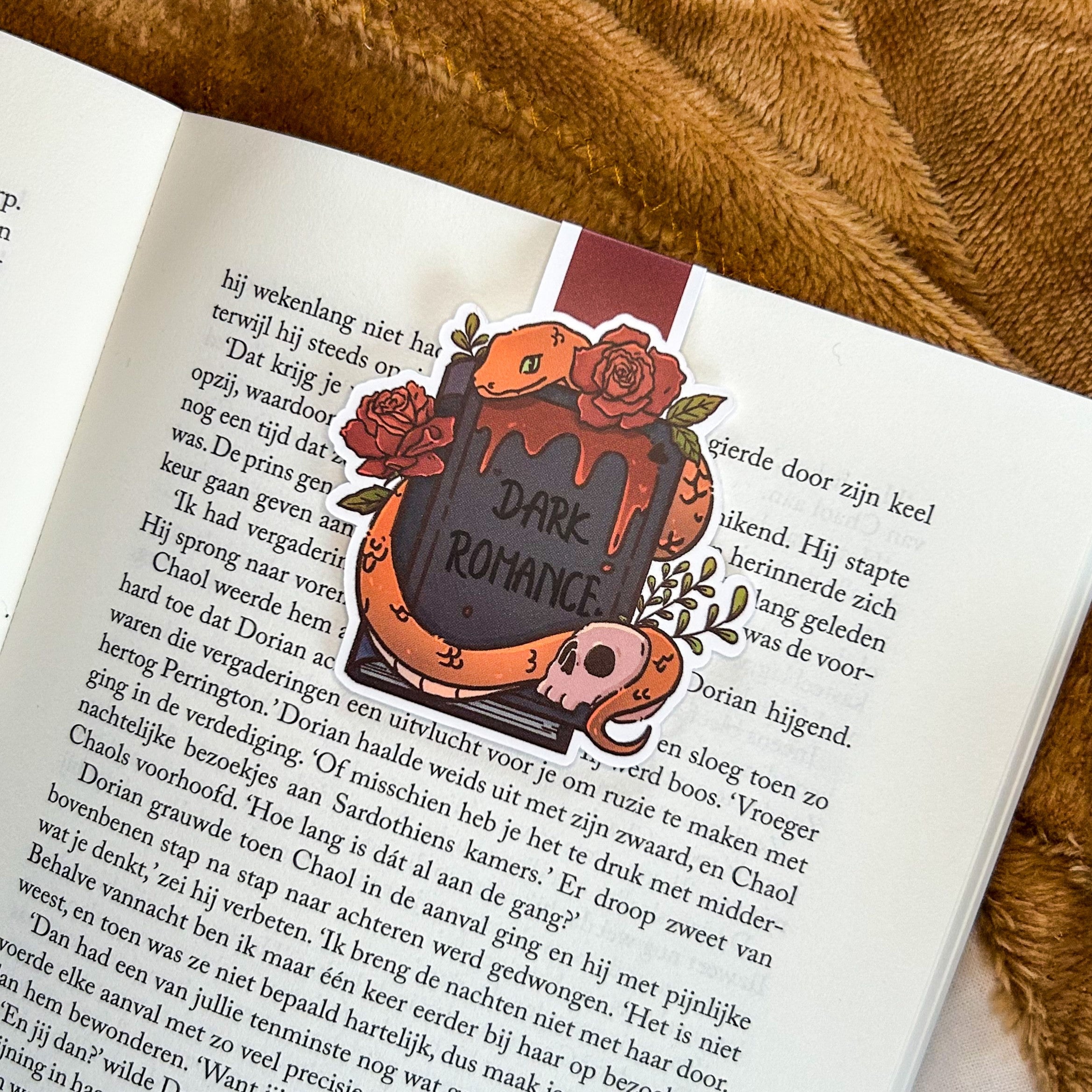 Magnetic bookmark - Dark Romance