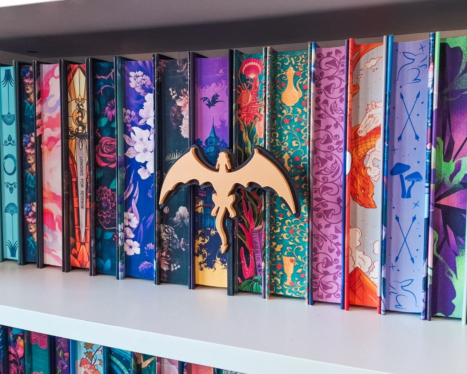 Bookshelf Peekout Sign - Dragon