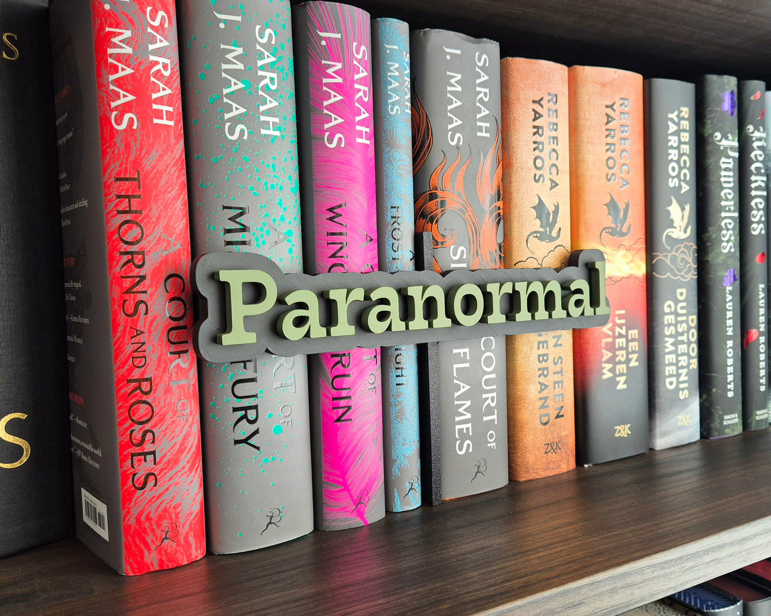 Bookshelf Peekout Sign - Paranormal
