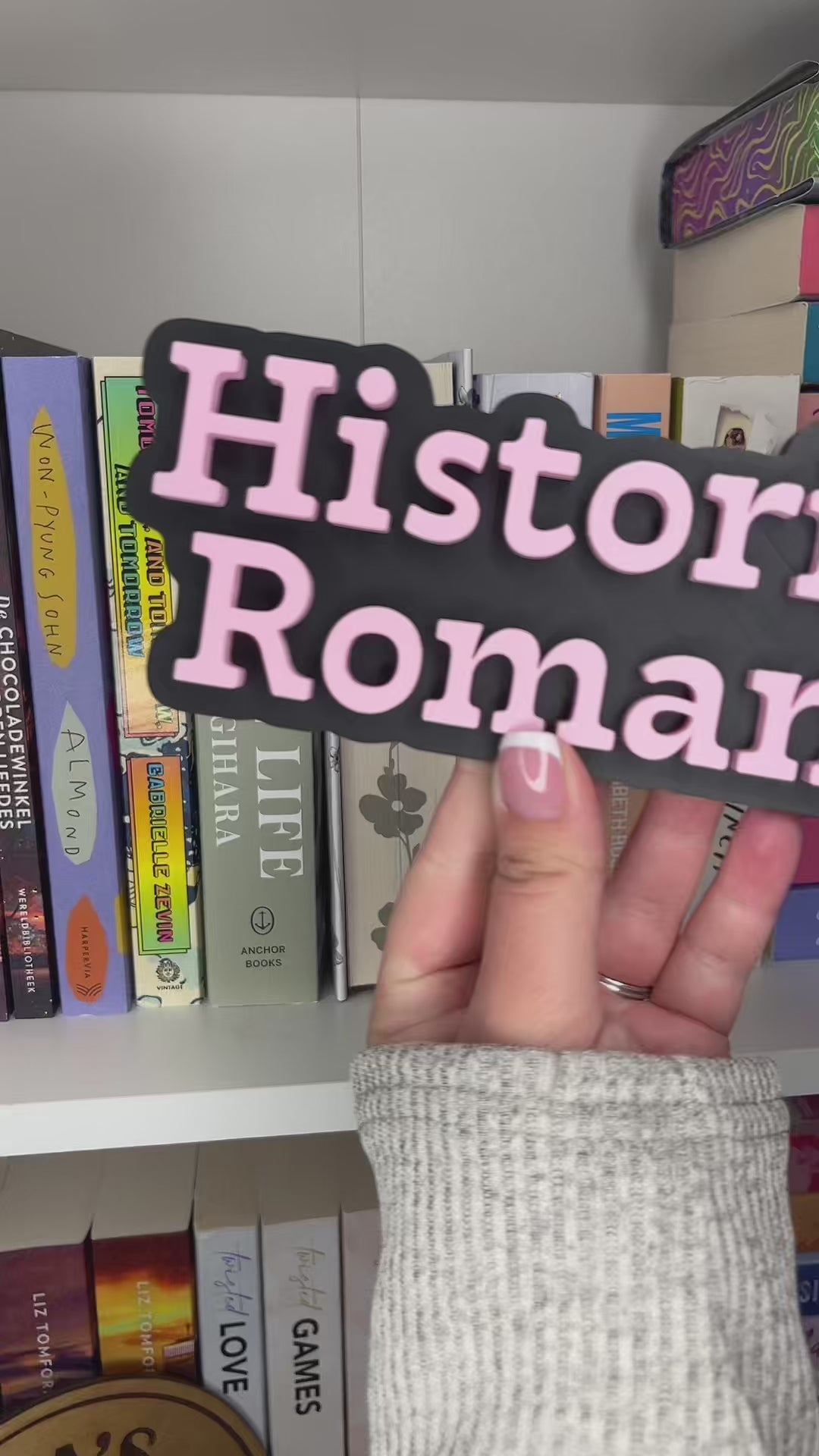 Bookshelf Peekout Sign - Historical Romance