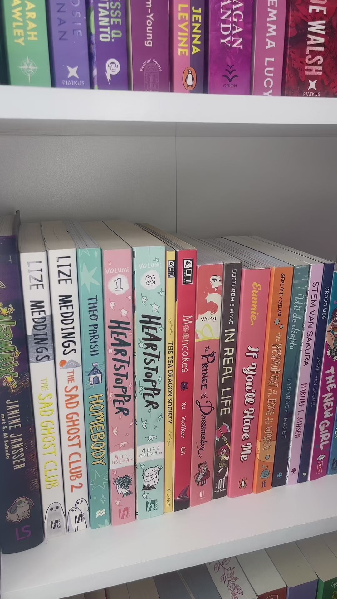 Bookshelf Peekout Sign - Rainbow