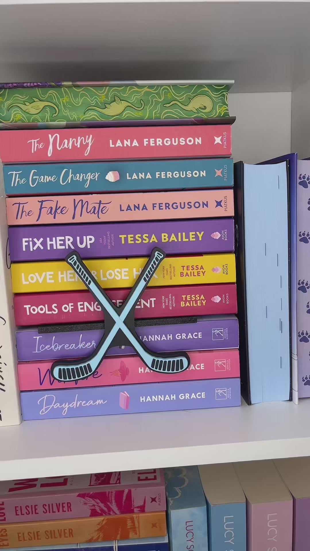 Bookshelf Peekout Sign - Ice Hockey sticks