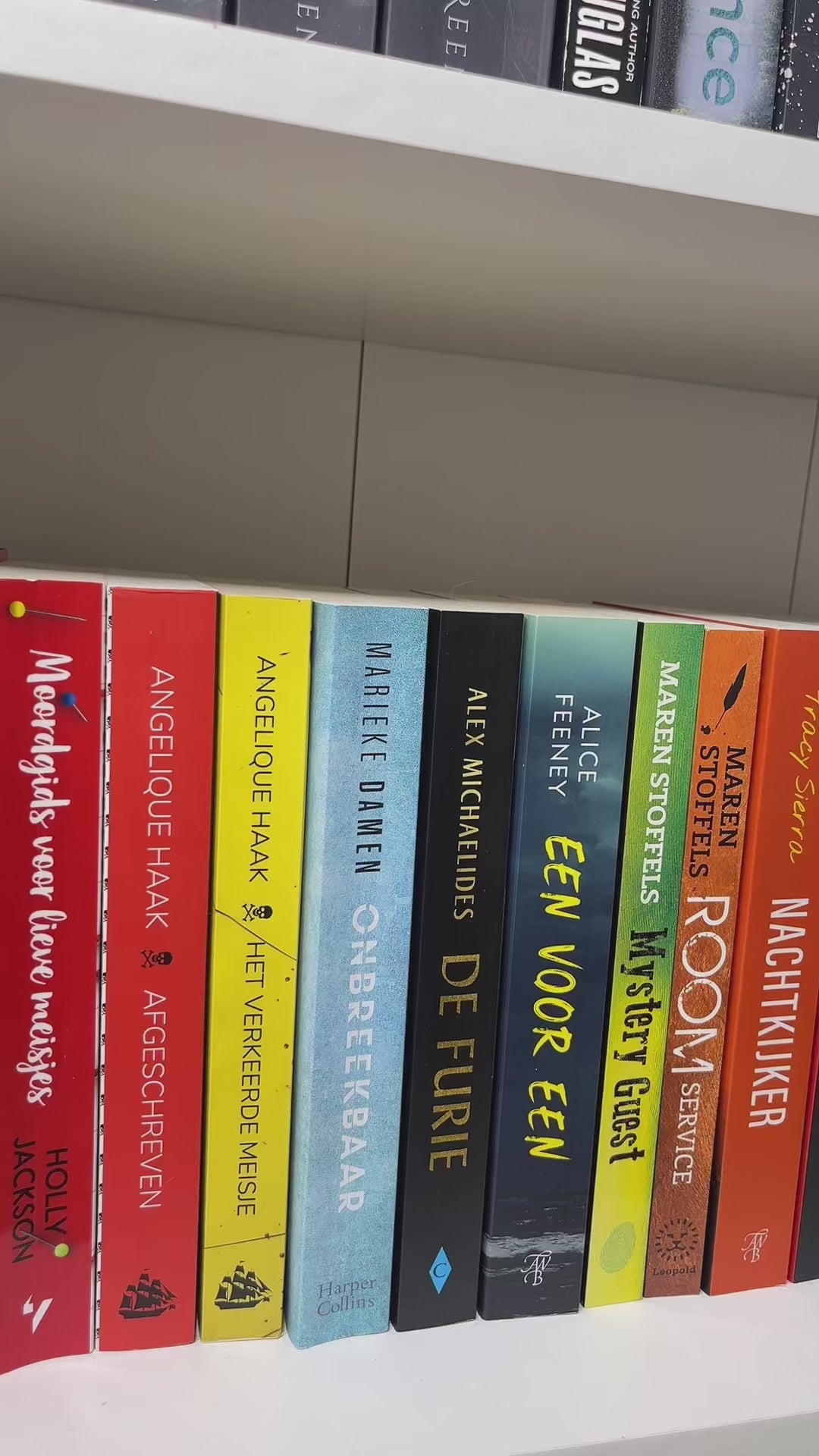 Bookshelf Peekout Sign - Crime