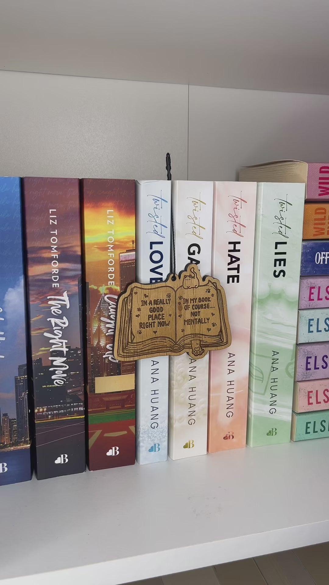 Bookish Ornament - In a really good place