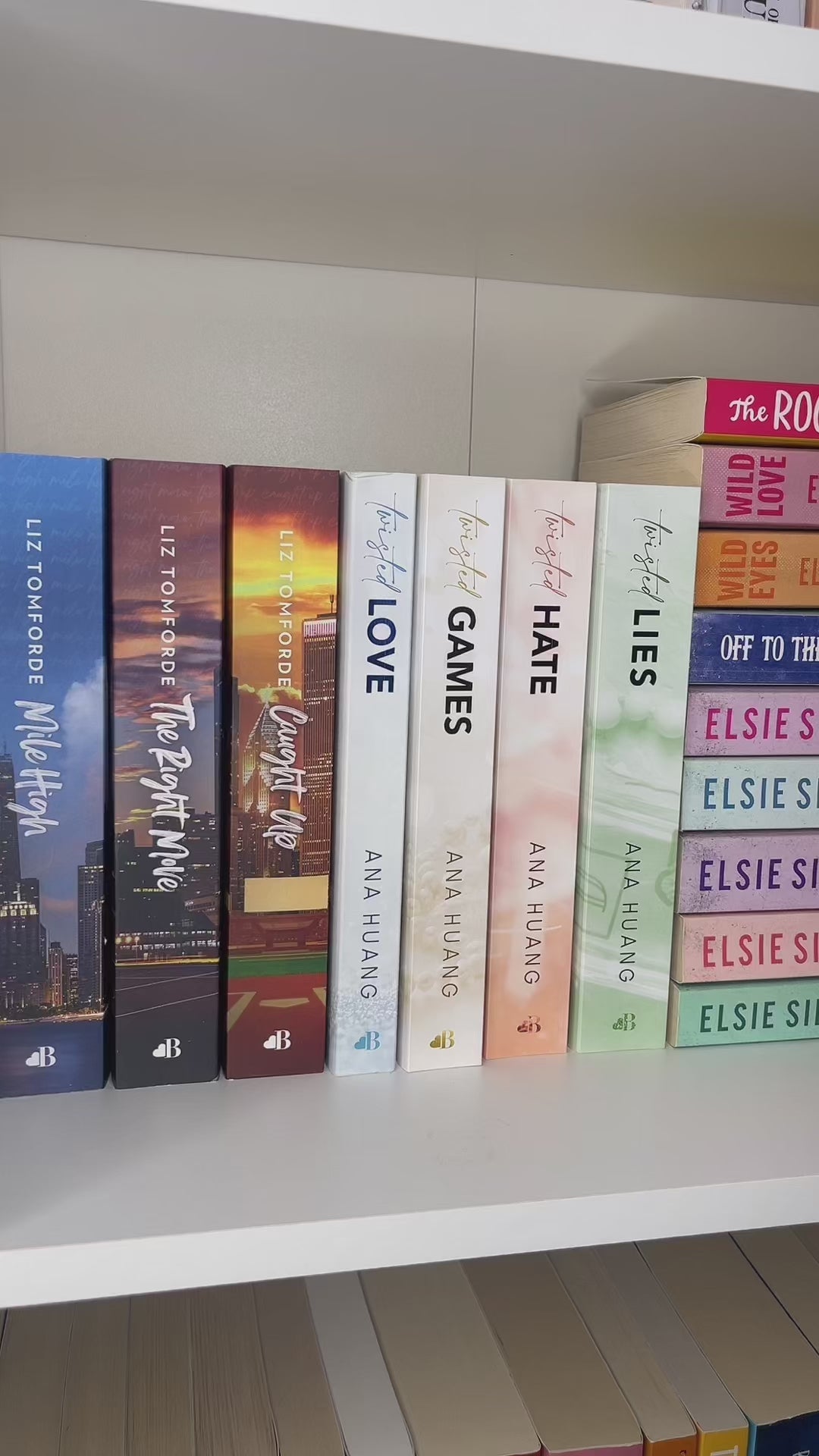 Bookshelf Peekout Sign - New Adult