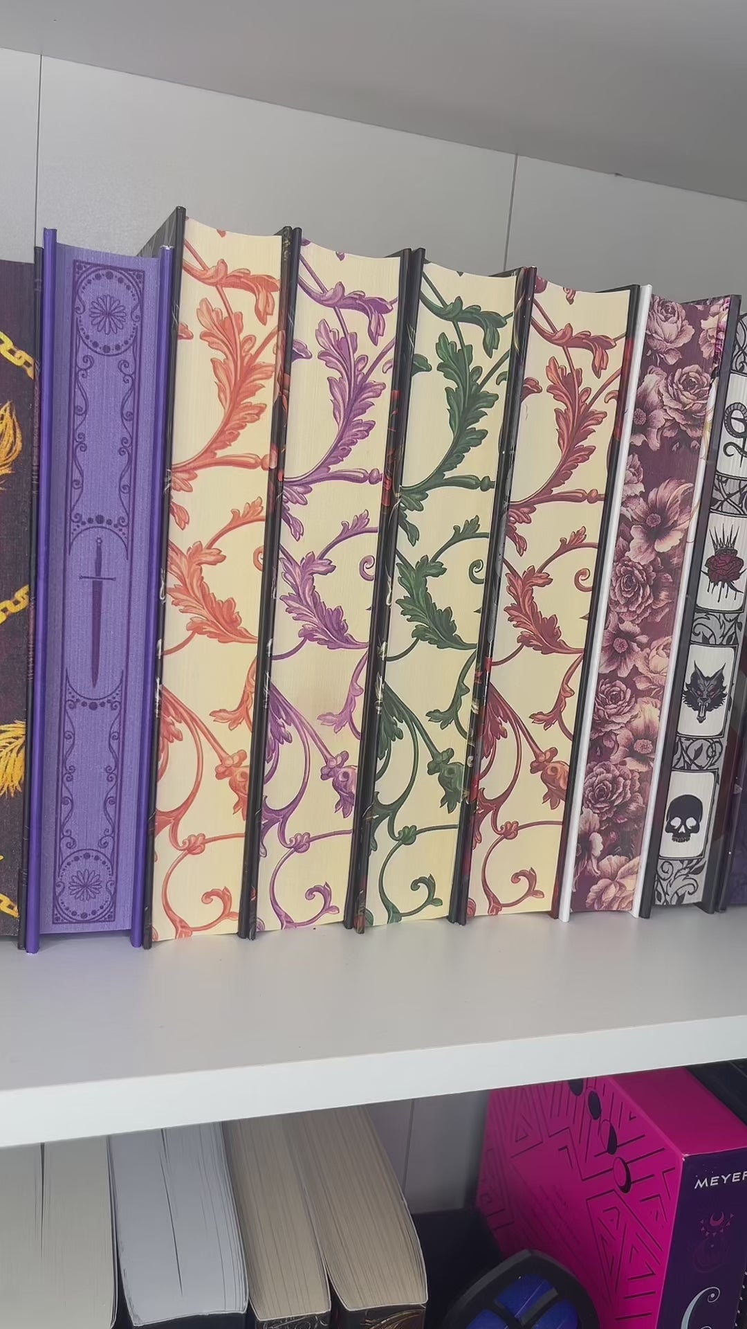 Bookshelf Peekout Sign - Cozy Autumn