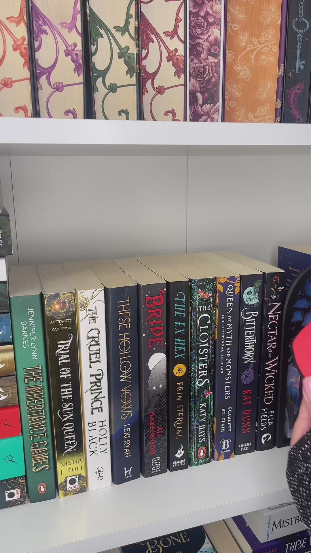 Bookshelf Peekout Sign - Vampire Mouth