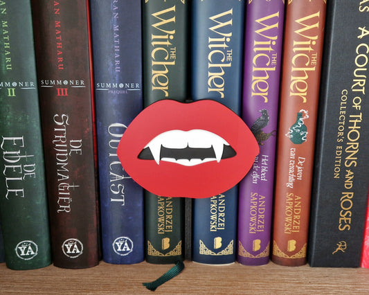 Bookshelf Peekout Sign - Vampire Mouth