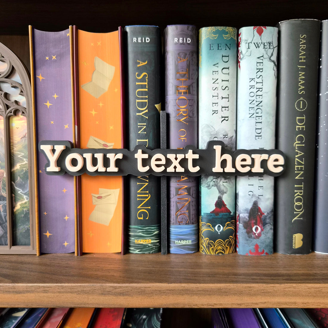 Bookshelf Peekout Sign - Personalizable