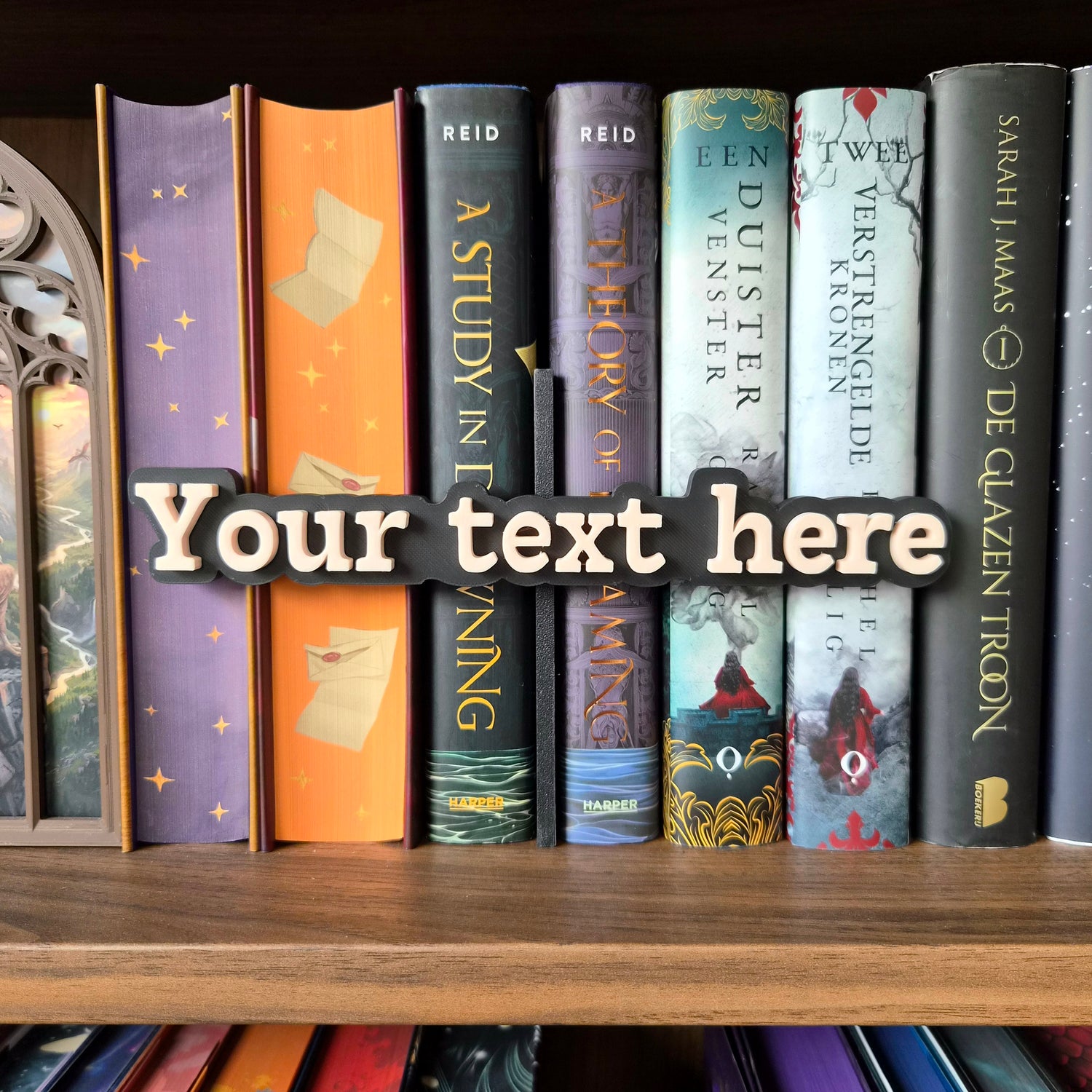 Bookshelf Peekout Sign - Personalizable
