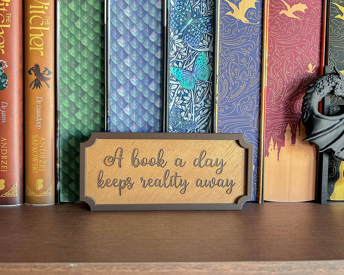 Houten Peekout Bordje - A Book a Day