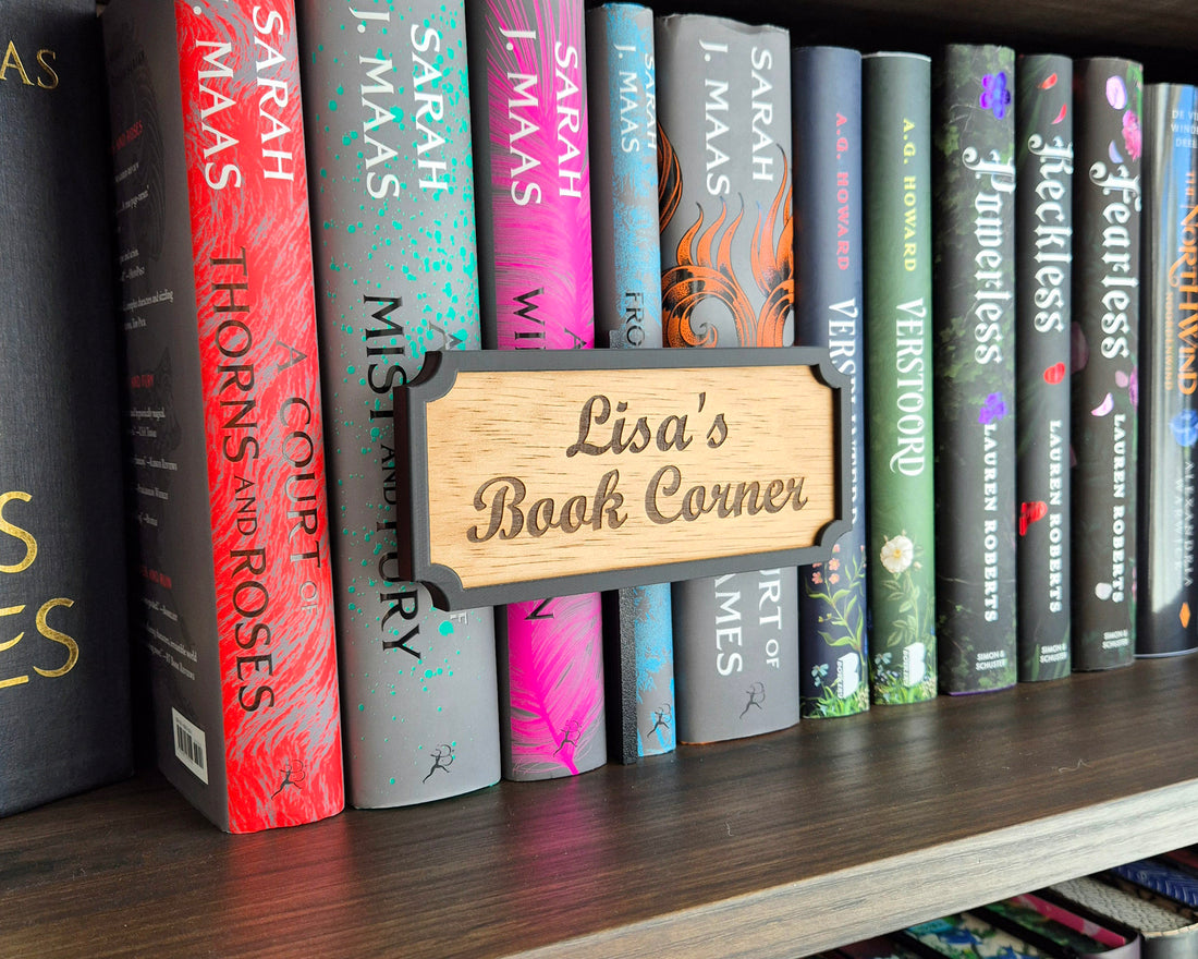 Wooden Peekout Sign - Book Corner