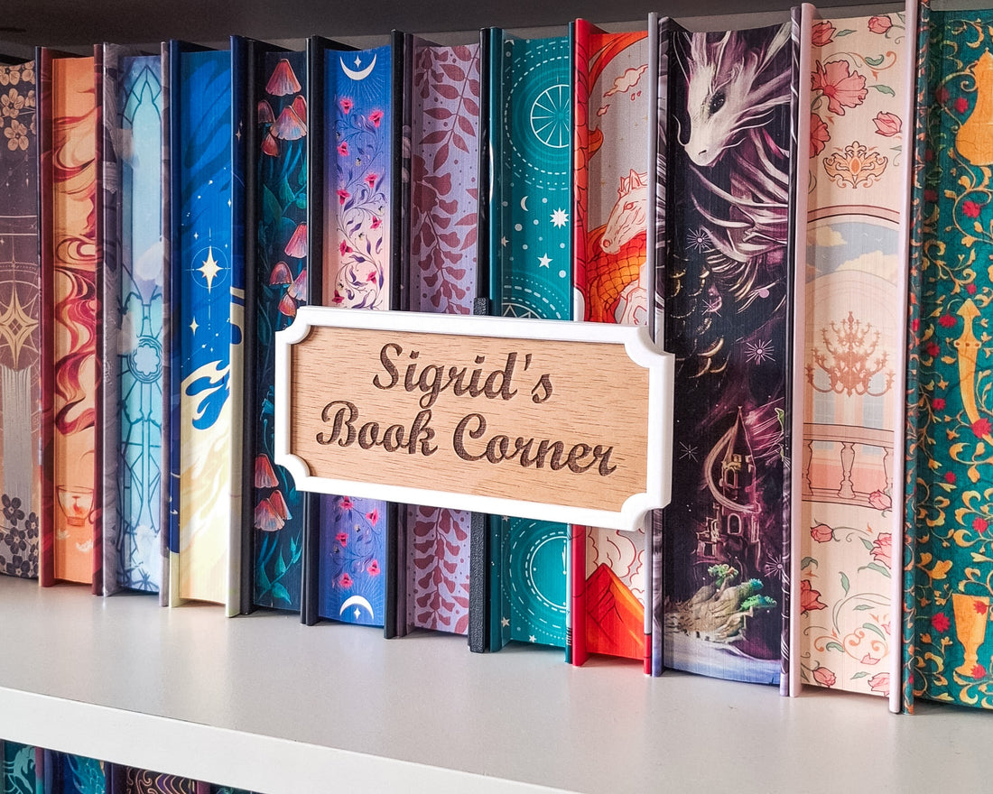 Wooden Peekout Sign - Book Corner