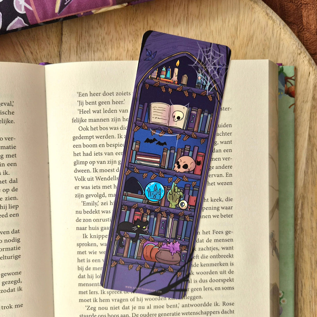 Bookmark - Spooky Bookcase