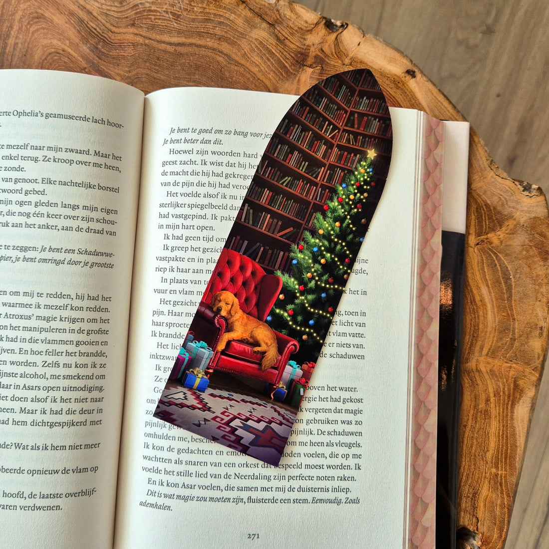 Booknook bookmark - Christmassy Book Corner