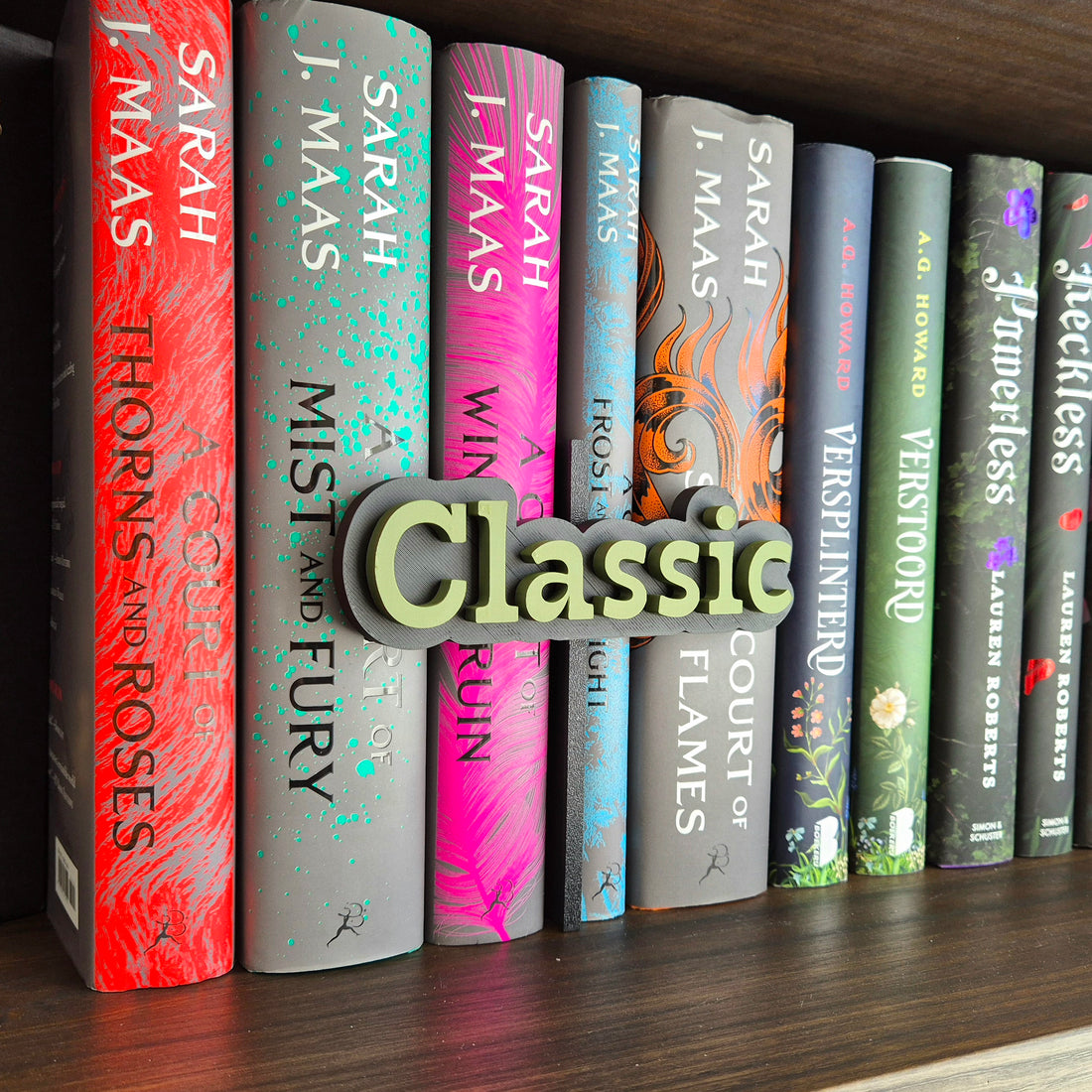 Bookshelf Peekout Sign - Classic