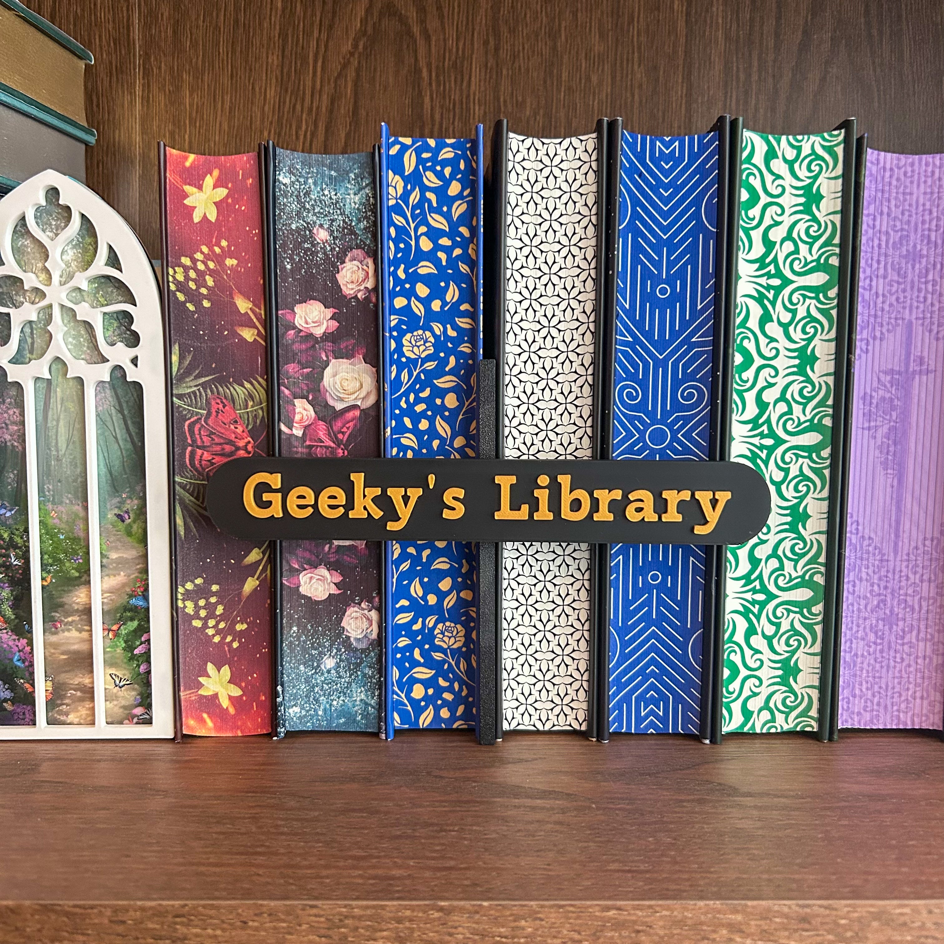 Bookshelf Peekout Sign - Personalizable