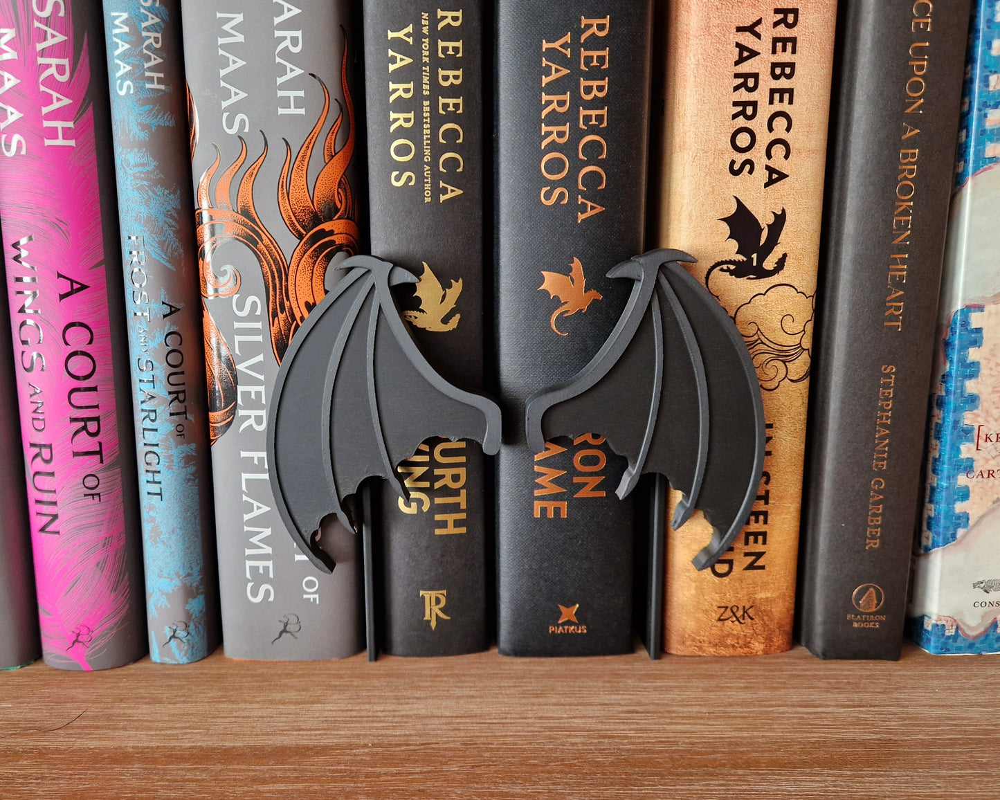 Bookshelf Peekout Sign - Dragon Wing