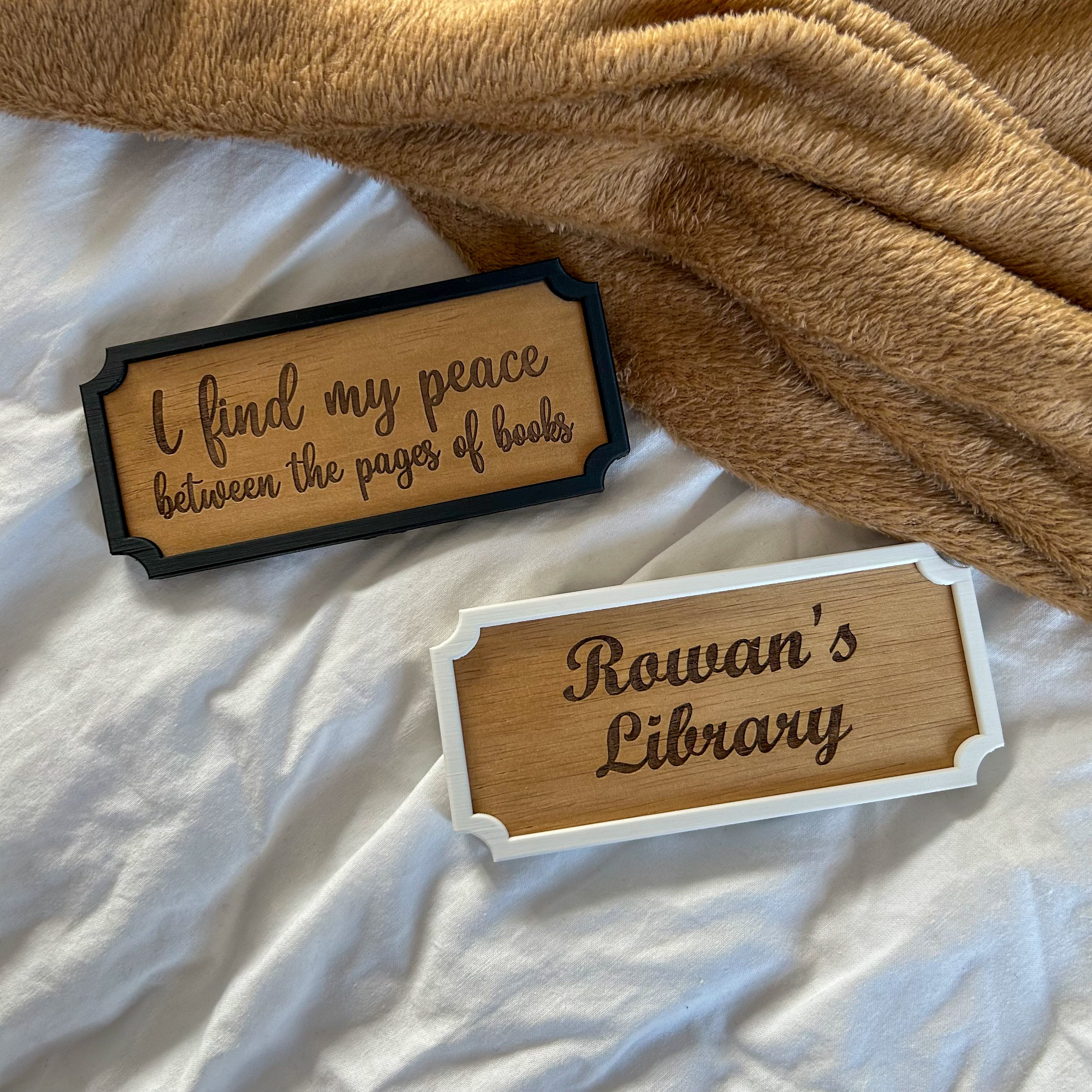 Wooden Peekout Sign - Peace between the Pages