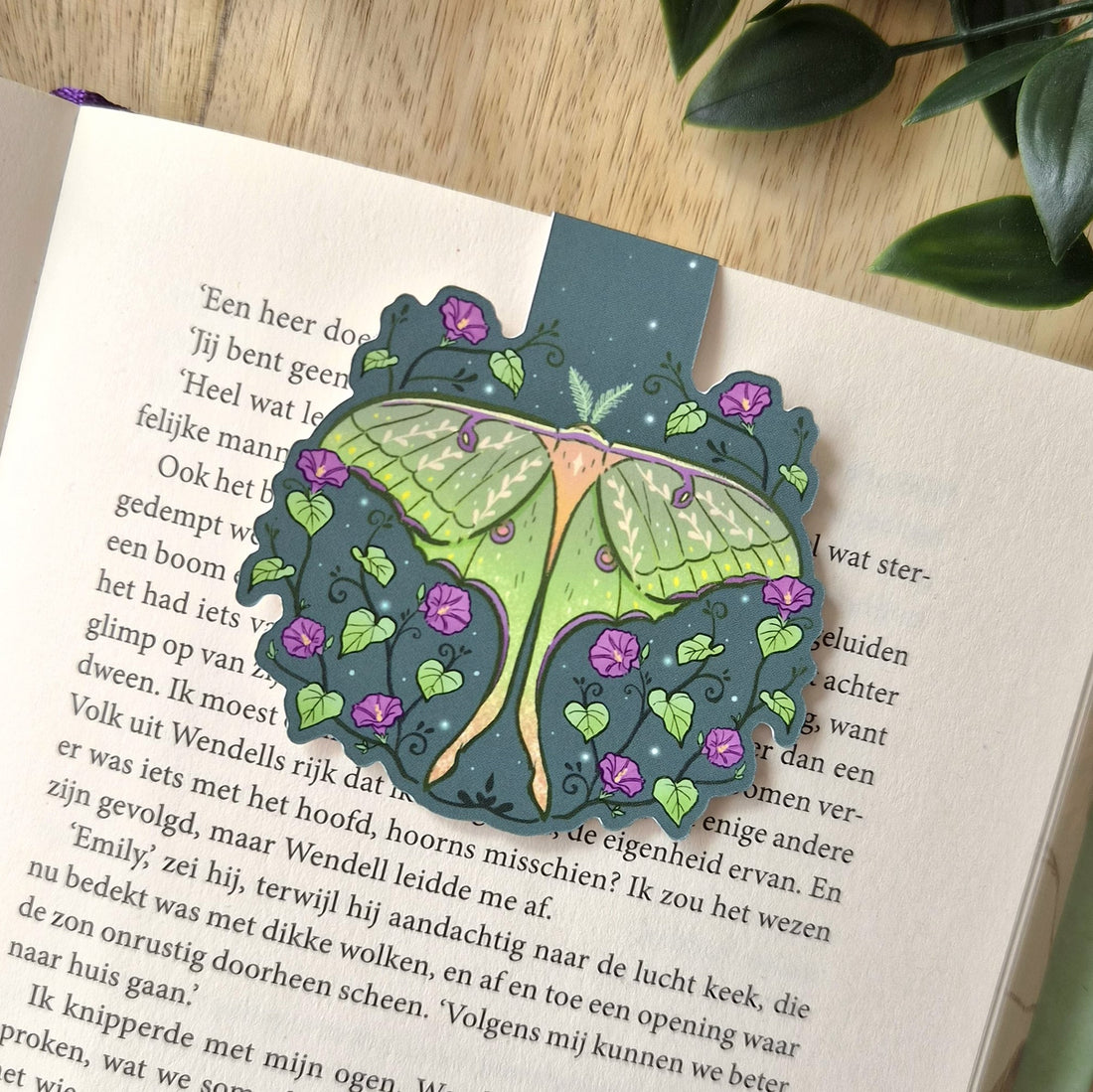 Magnetic bookmark - Floral Luna Moth