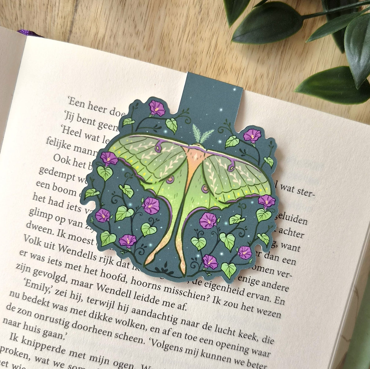 Magnetic bookmark - Floral Luna Moth