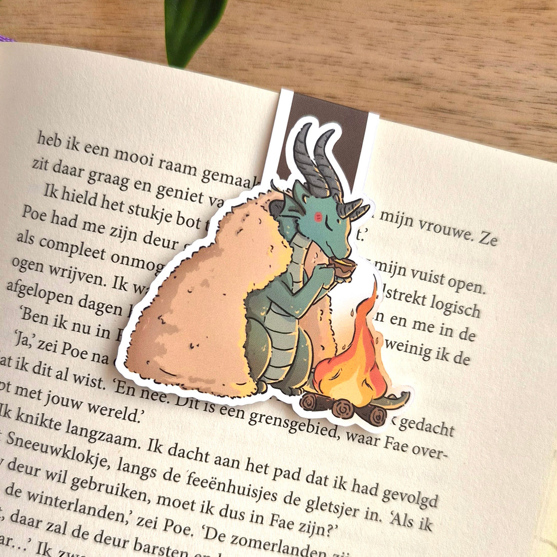 Magnetic bookmark - Cozy Dragon