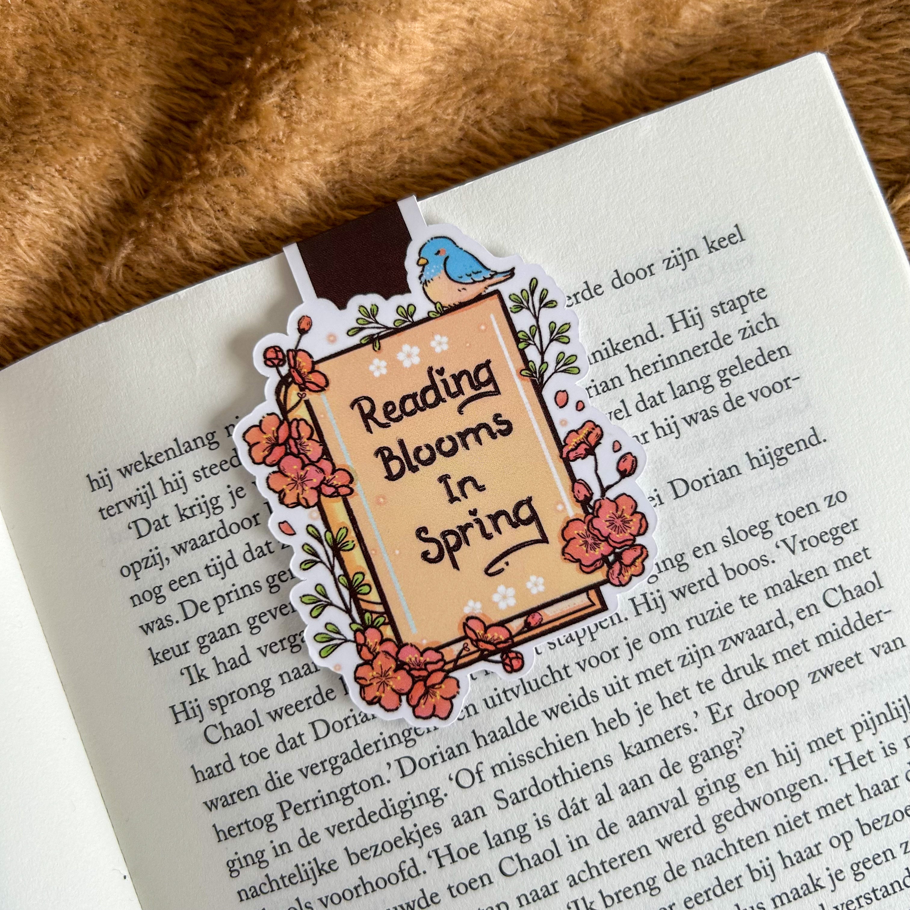 Magnetic bookmark - Reading blooms in Spring