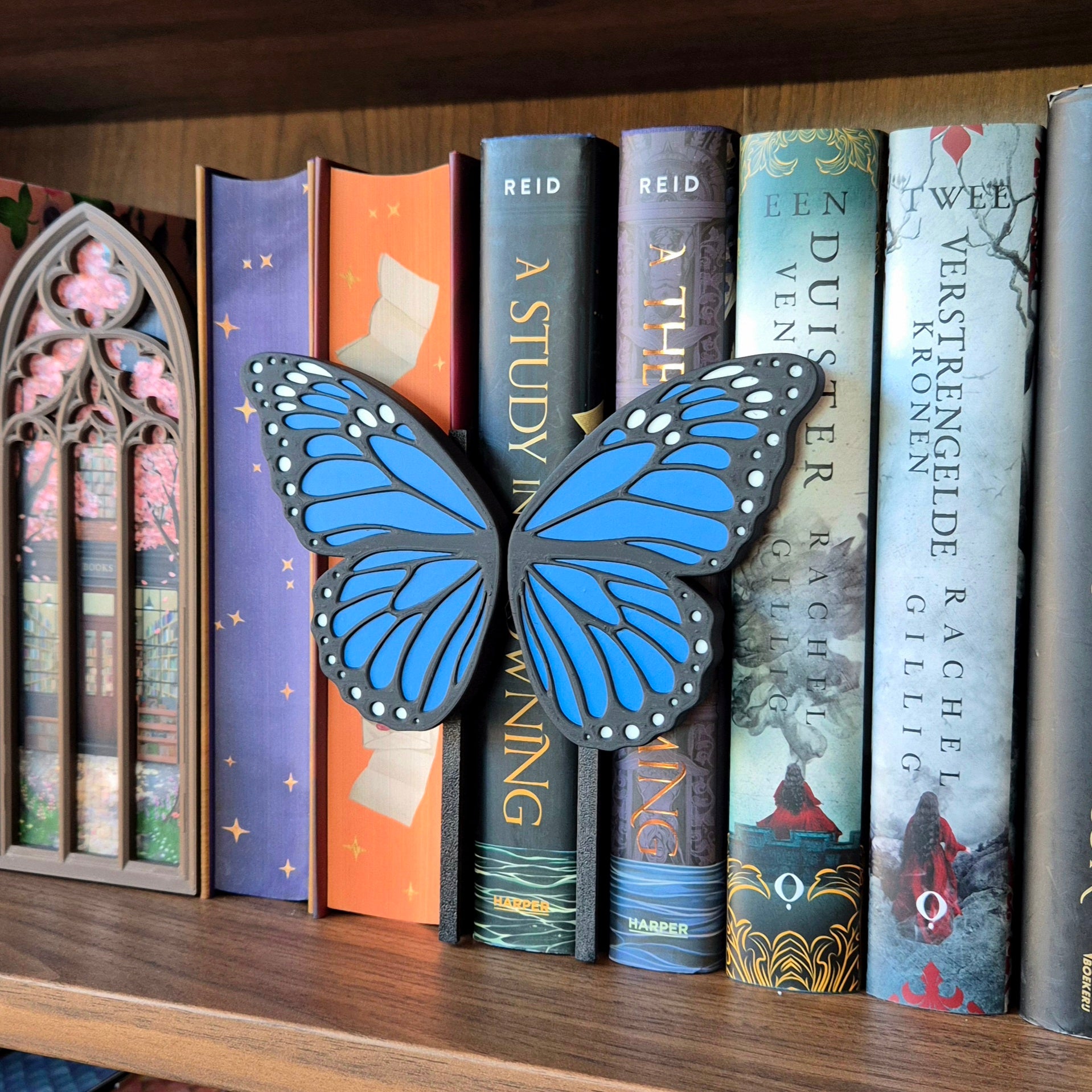 Bookshelf Peekout Sign - Butterfly Wing