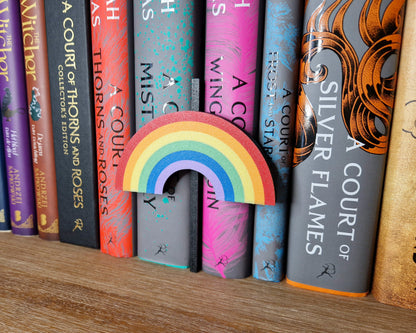 Bookshelf Peekout Sign - Rainbow