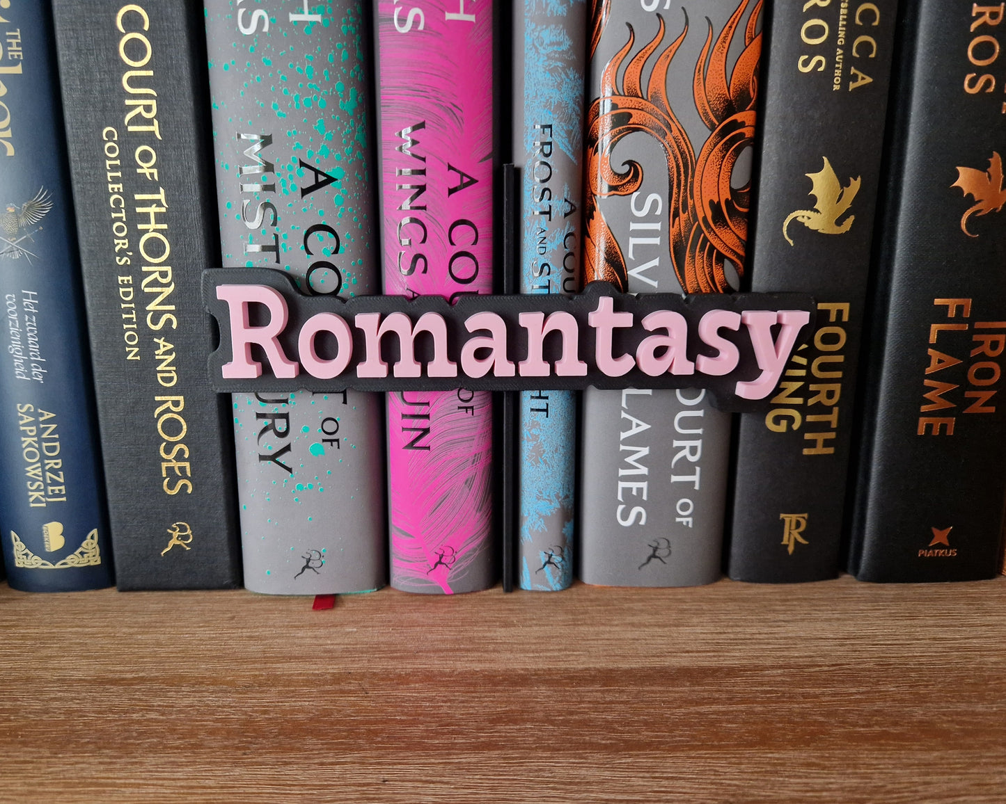 Bookshelf Peekout Sign - Romantasy