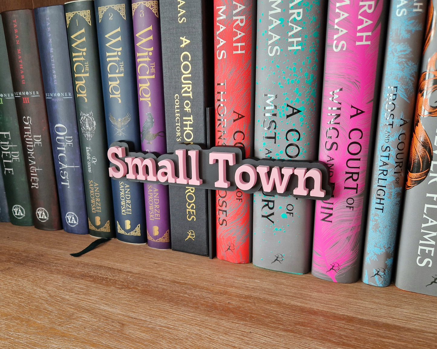 Bookshelf Peekout Sign - Small Town