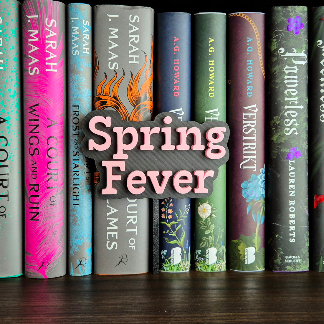 Bookshelf Peekout Sign - Spring Fever