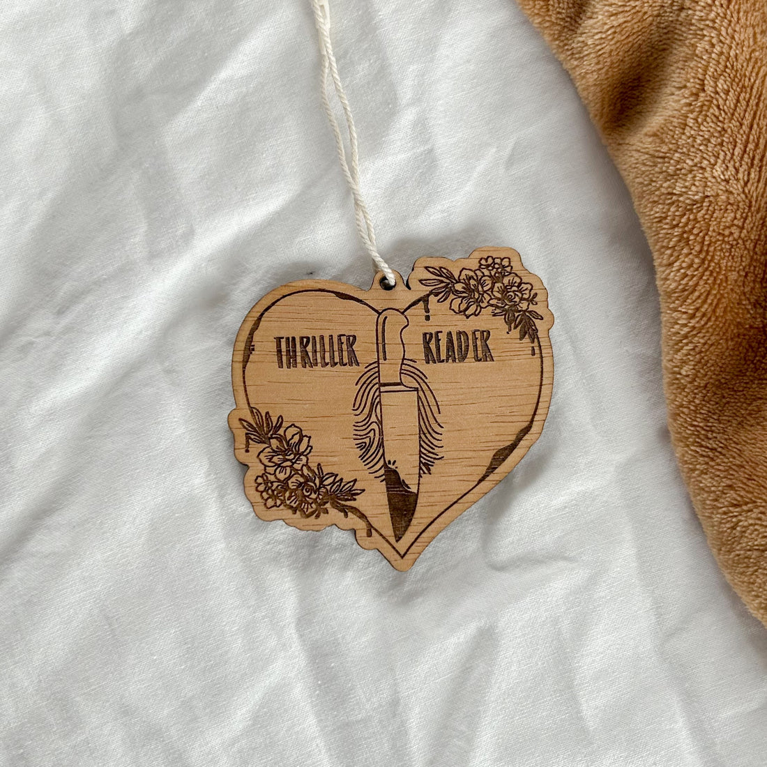 Bookish Ornament - Thriller Reader