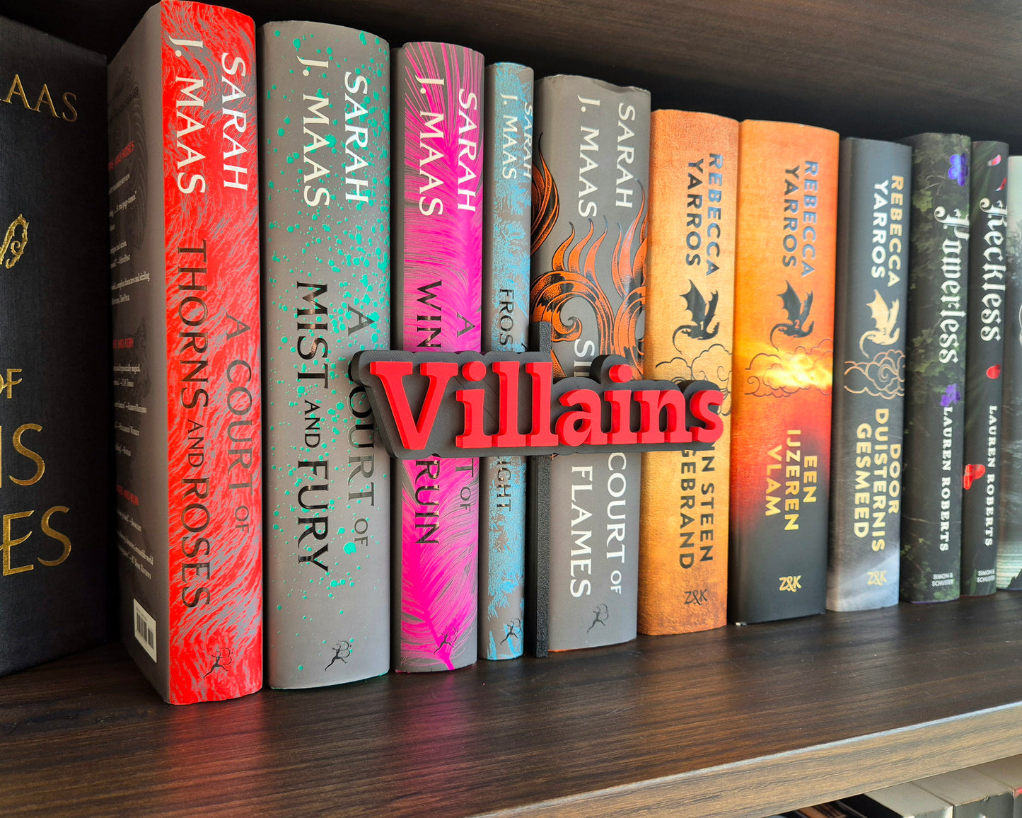 Bookshelf Peekout Sign - Villains