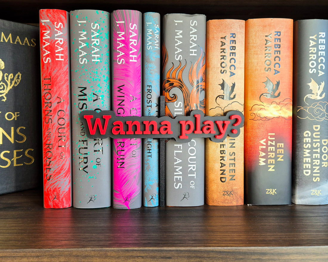 Bookshelf Peekout Sign - Wanna play?