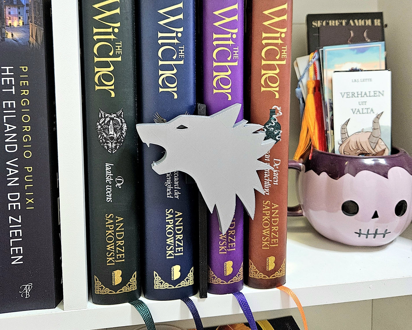 Bookshelf Peekout Sign - Wolf