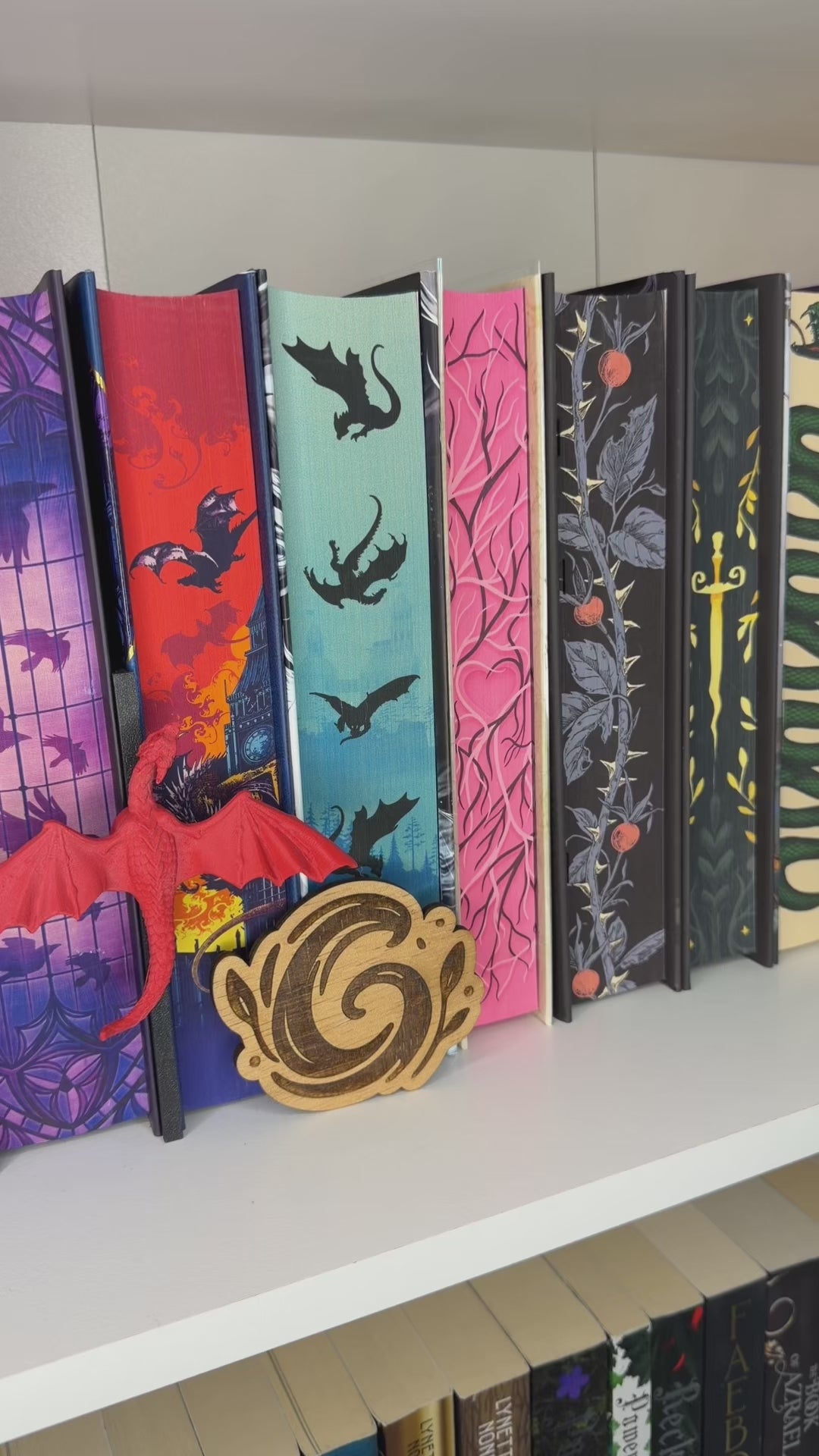 Bookshelf Peekout Sign - Dragon