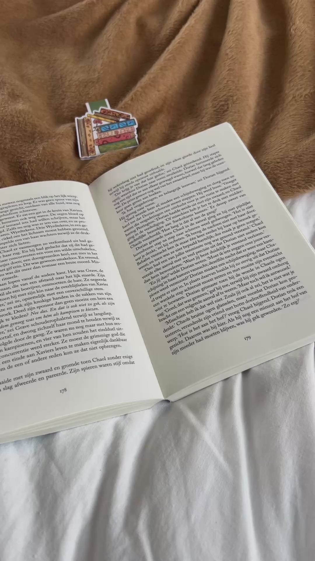 Magnetic bookmark - Book Pile